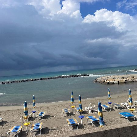 Apartament Casa Del Cardinale Santo Stefano al Mare Zewnętrze zdjęcie